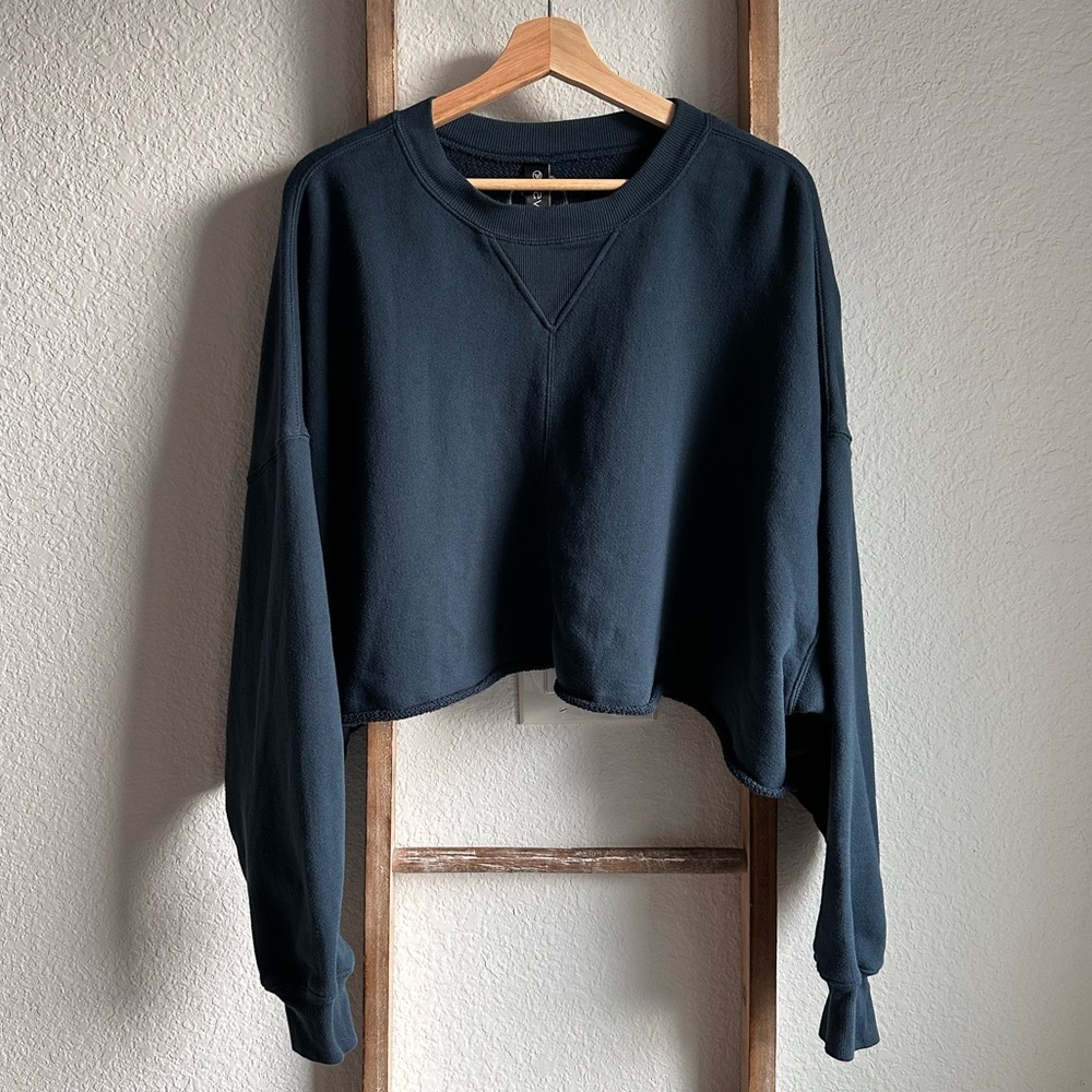 Saavi Athletics Britt Cropped Sweatshirt in Deep Teal Sz: Med